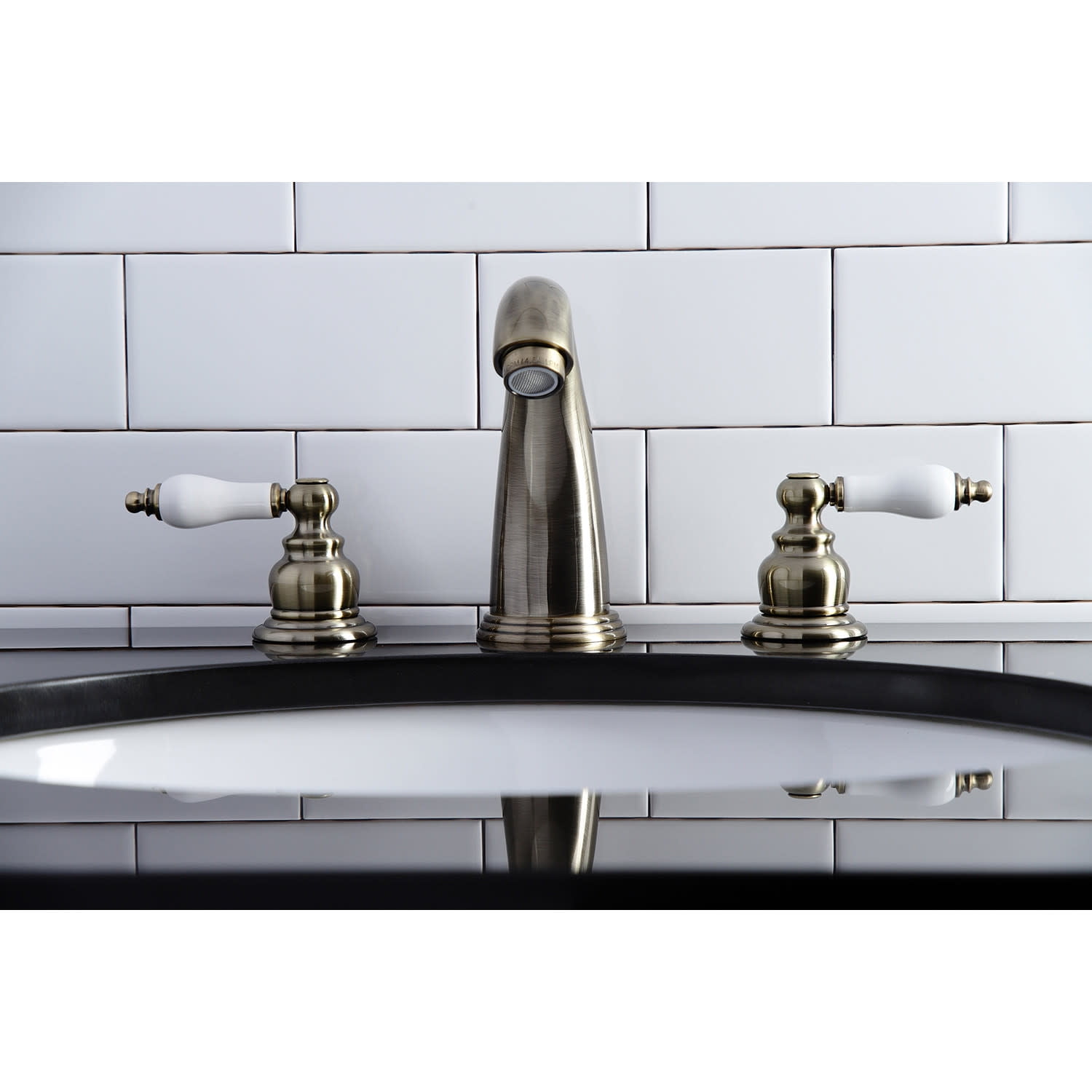 Kingston Brass KB981PL Victorian 2-Handle 8 in. Widespread Bathroom Faucet, Polished Chrome