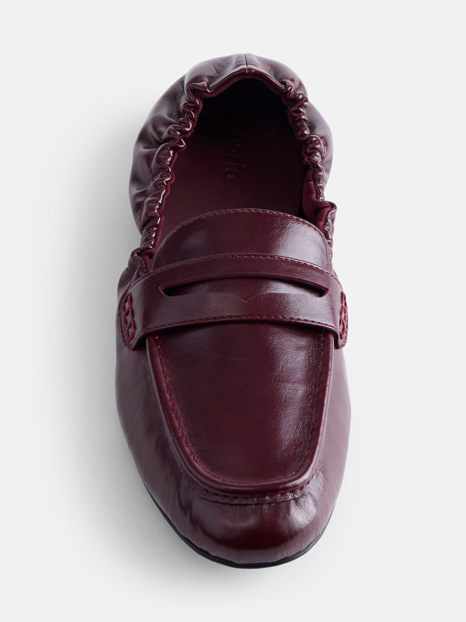Scenario Women's Faux Leather Scrunch Loafers