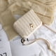thumbnail image 3 of Bolso de hombro tipo bandolera Sonducket de paja tejido de punto caqui, 3 of 6