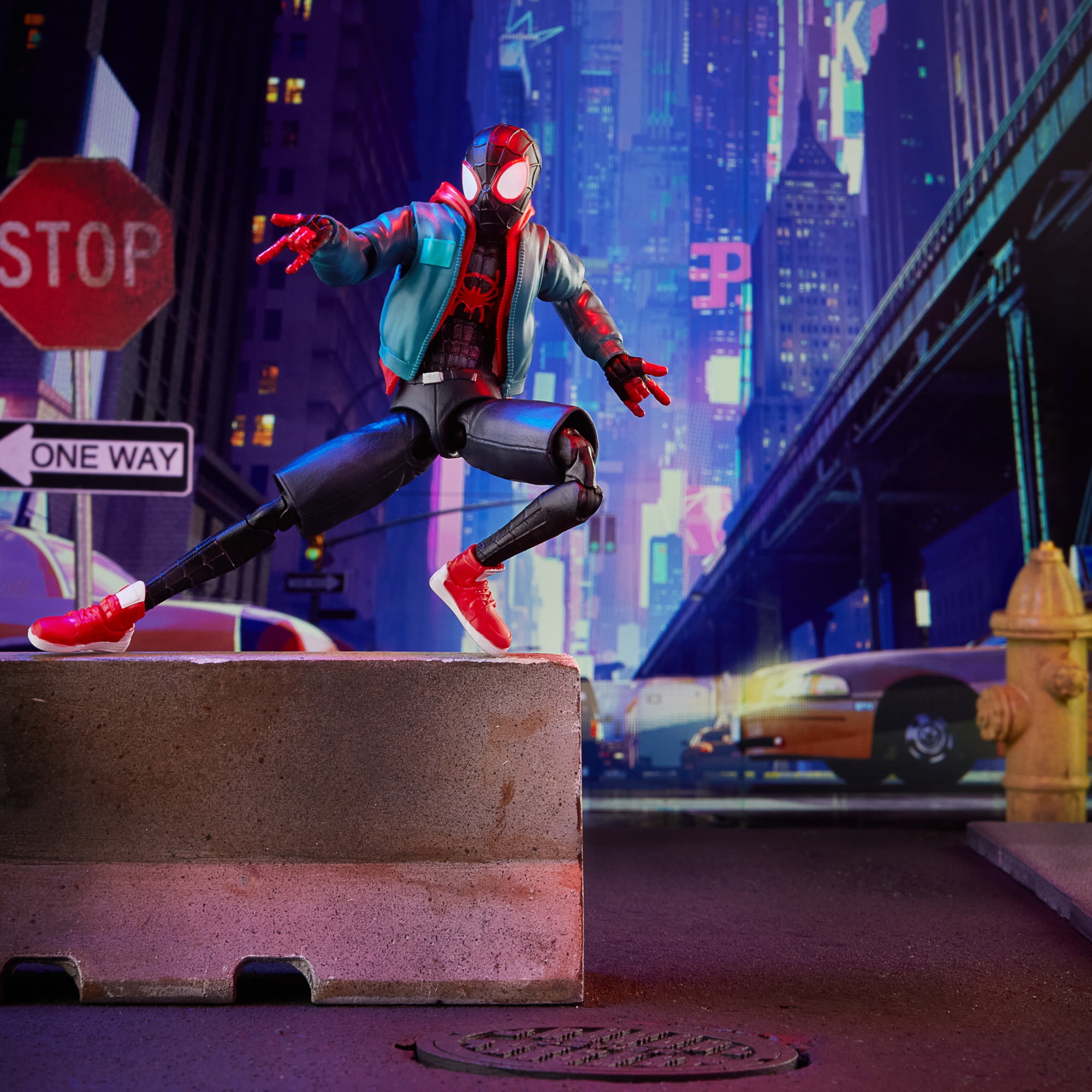 Hasbro Marvel Legends Series Spider-Man: Into the Spider-Verse Miles Morales