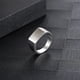 thumbnail image 4 of Anillo Cerrado Unisex Qarigey de Acero Inoxidable Plateado Talla 9, 4 of 6