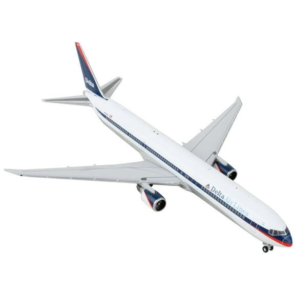 Boeing 767-400ER Commercial Aircraft "Delta Air Lines Skyteam" Gray Metallic w/Blue 1/400 Diecast Model Airplane by GeminiJets