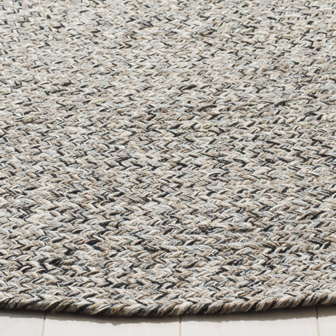 SAFAVIEH Braided Harmon Geometric Cotton Reversible Area Rug, Ivory/Steel Gray, 9' x 9' Round - Large - Coastal Design, Ivory & Steel Grey, Cotton, Hand Woven Pattern, Ideal for Entryway, Kitchen, Li