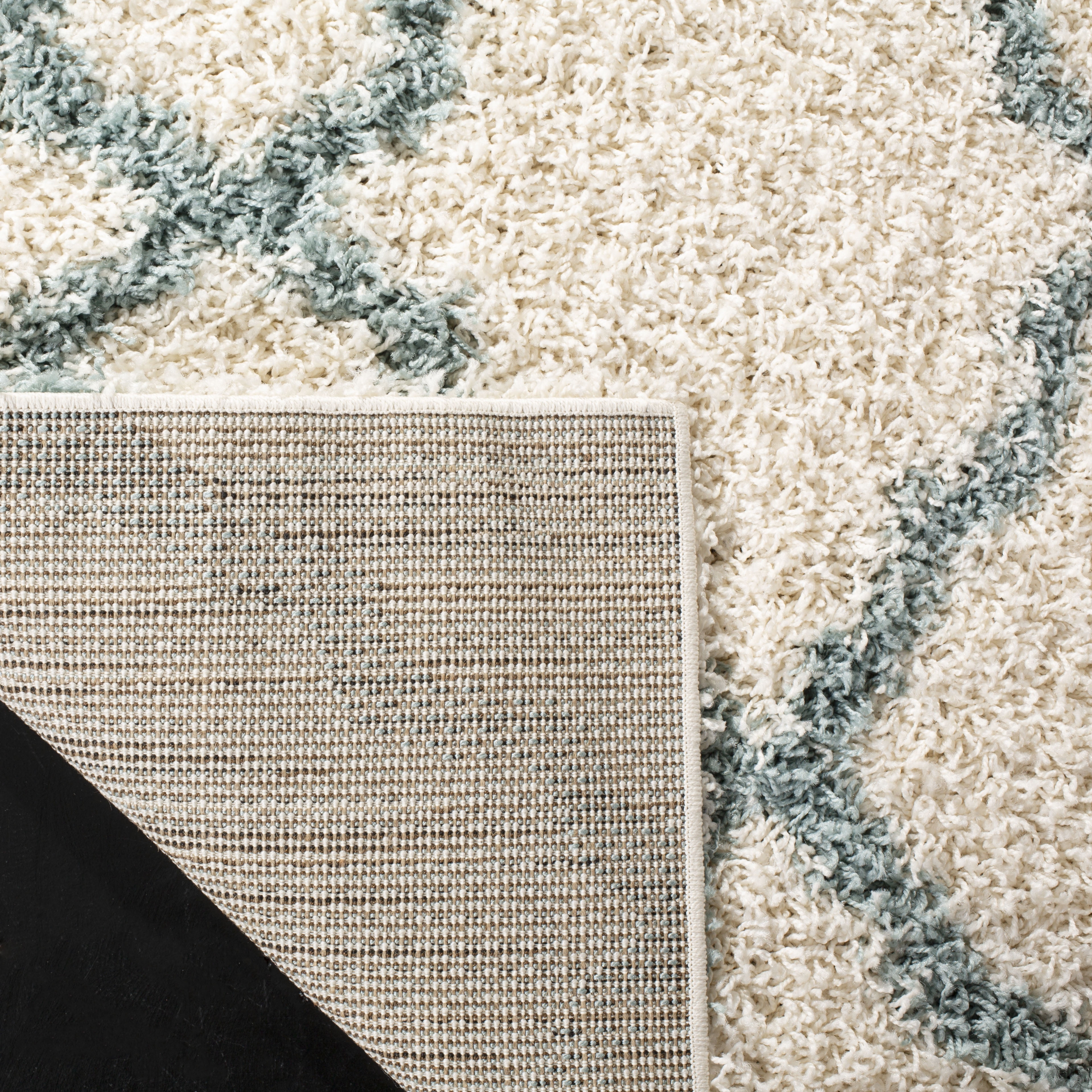 SAFAVIEH Daley Geometric Plush Shag Area Rug, Ivory/Seafoam, 6' x 6' Round