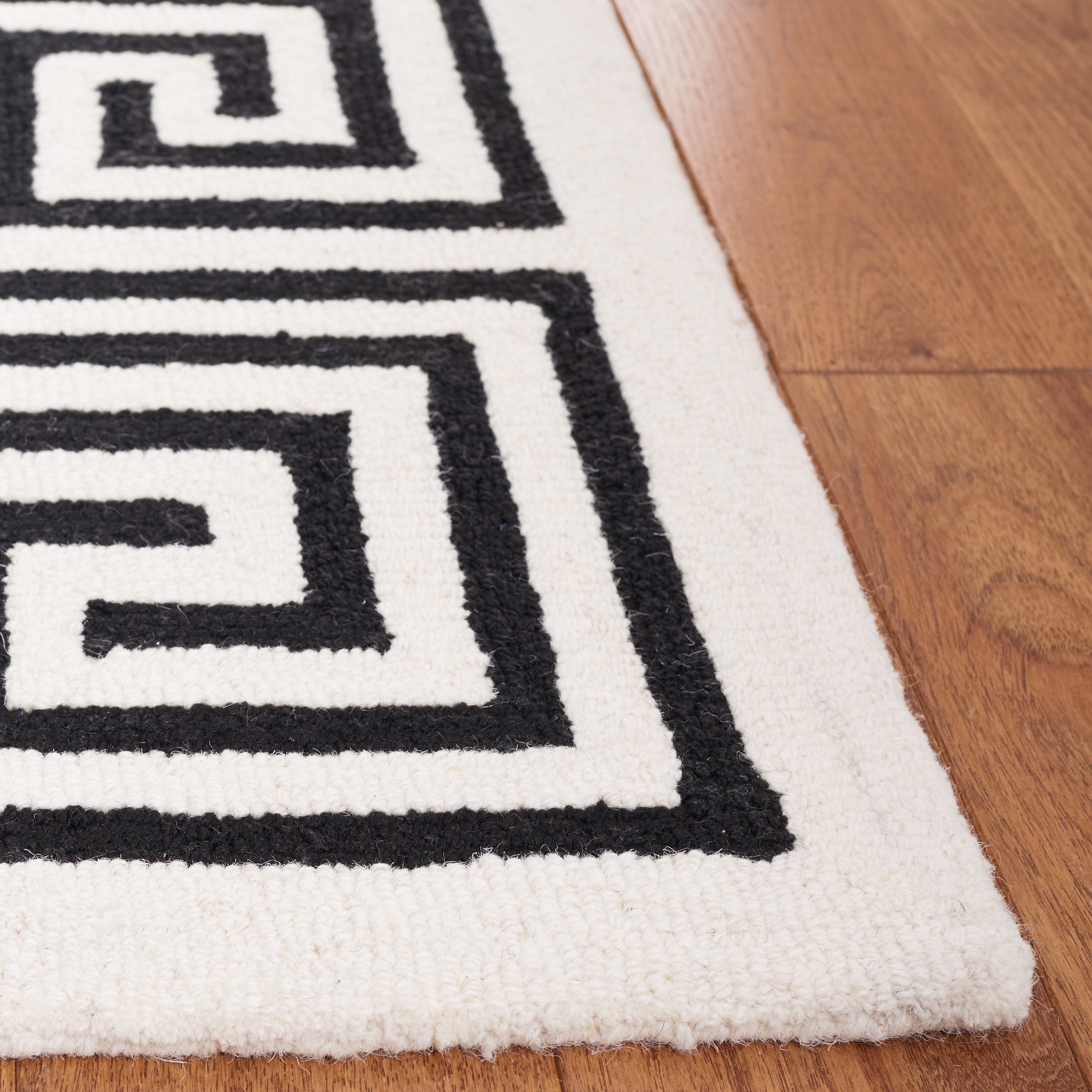 SAFAVIEH Metro Ivonette Bordered Area Rug, Ivory/Black, 3' x 5'