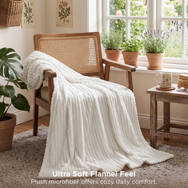U by Bedsure White Fleece Throw Blanket, 50x60 Inches photo 3