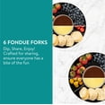 thumbnail image 4 of Juego de fondue de queso Navaris para 6 personas: juego de fondue de hierro fundido de 2 cuartos con 6 tenedores codificados por colores para queso, chocolate o carne, con protector contra salpicadura, 4 of 5
