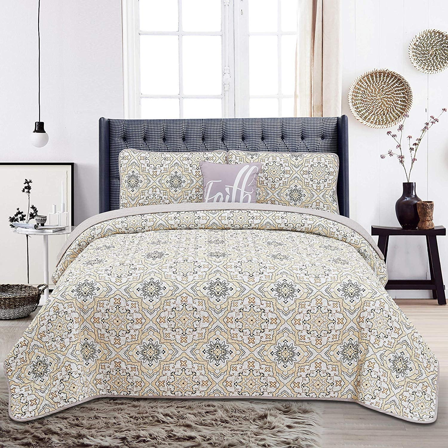 Quilt Set with Shams and Decorative Pillow 4 PiecesLightweight