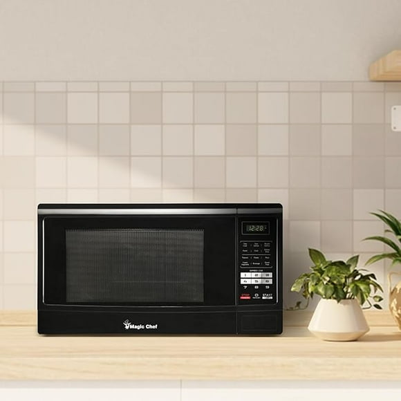 Refurbished - Magic Chef 1100W Microwave Oven, 1.6 cu. ft., Black