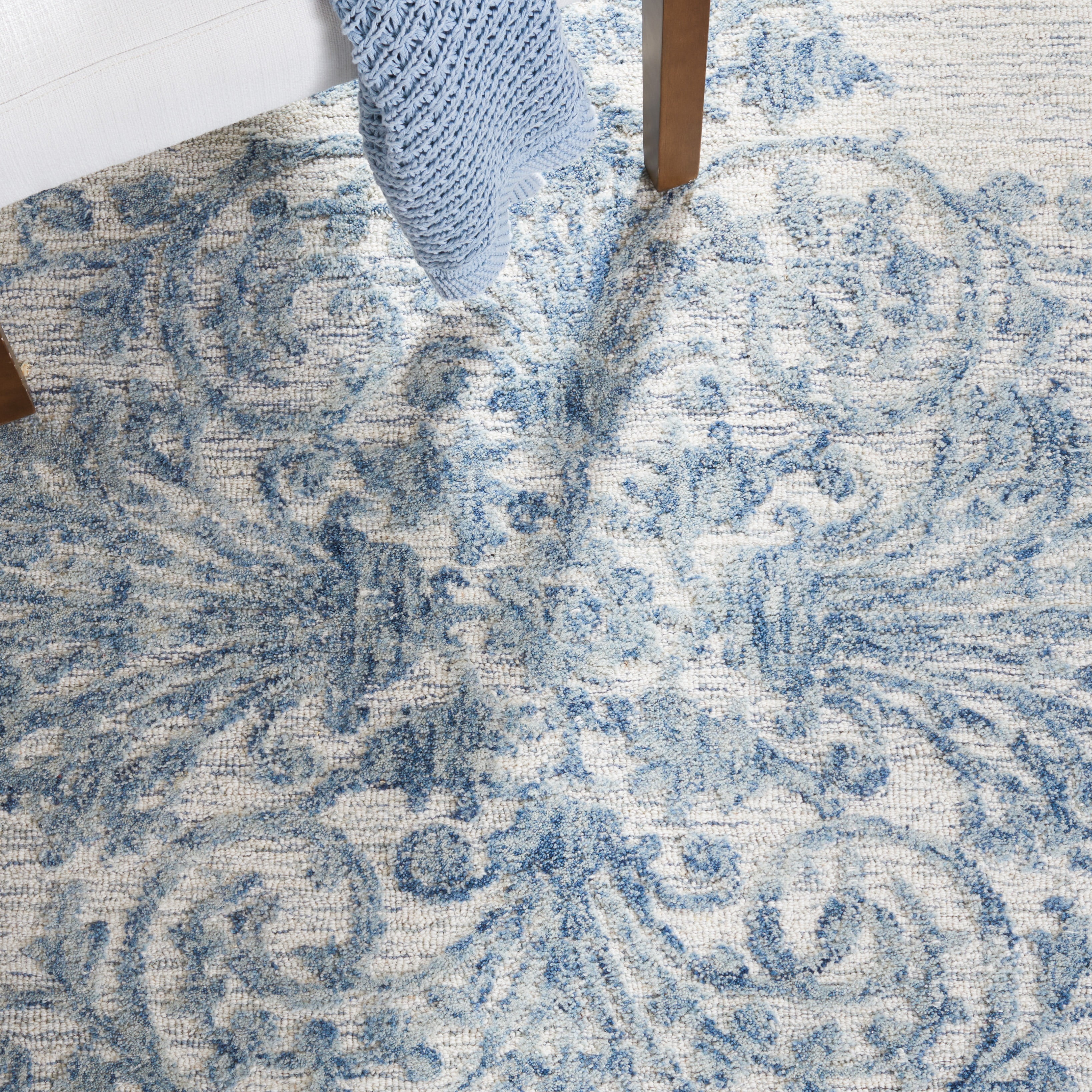 Safavieh Metro Gertrude Medallion Runner Rug, Blue/Ivory, 2'3" x 8'
