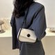 thumbnail image 5 of Bolso de hombro de cuero artificial para uso diario, de nueva tendencia, de moda, sencillo, para uso informal, color blanco, 5 of 5