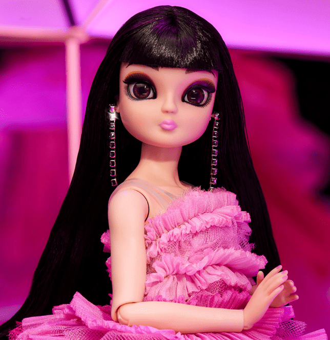 Mattel Creations Barbie x noonoouri Dolls 2-Pack – Limited Edition Fashion Collector Set Featuring Iconic Barbie and Digital Influencer noonoouri – Premium Outfits, Poseable Bodies