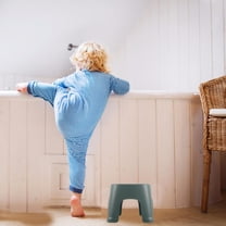 HOOWIFFY Green Plastic Stool for Kids, and Comfortable Bath Time Seat, and Lightweight