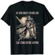 thumbnail image 1 of Camiseta de algodón premium de manga corta y cuello redondo para hombre. "Quien se arrodilla ante Dios puede estar de pie ante cualquiera". Camiseta cristiana., 1 of 7