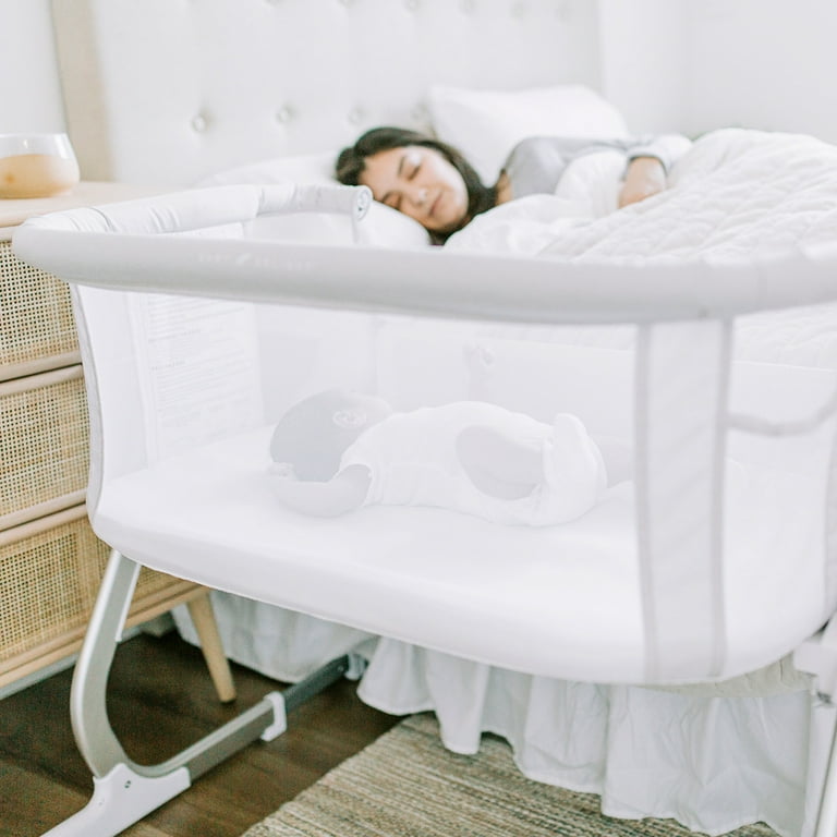 Baby Delight Beside Me Dreamer Bassinet Bedside Sleeper