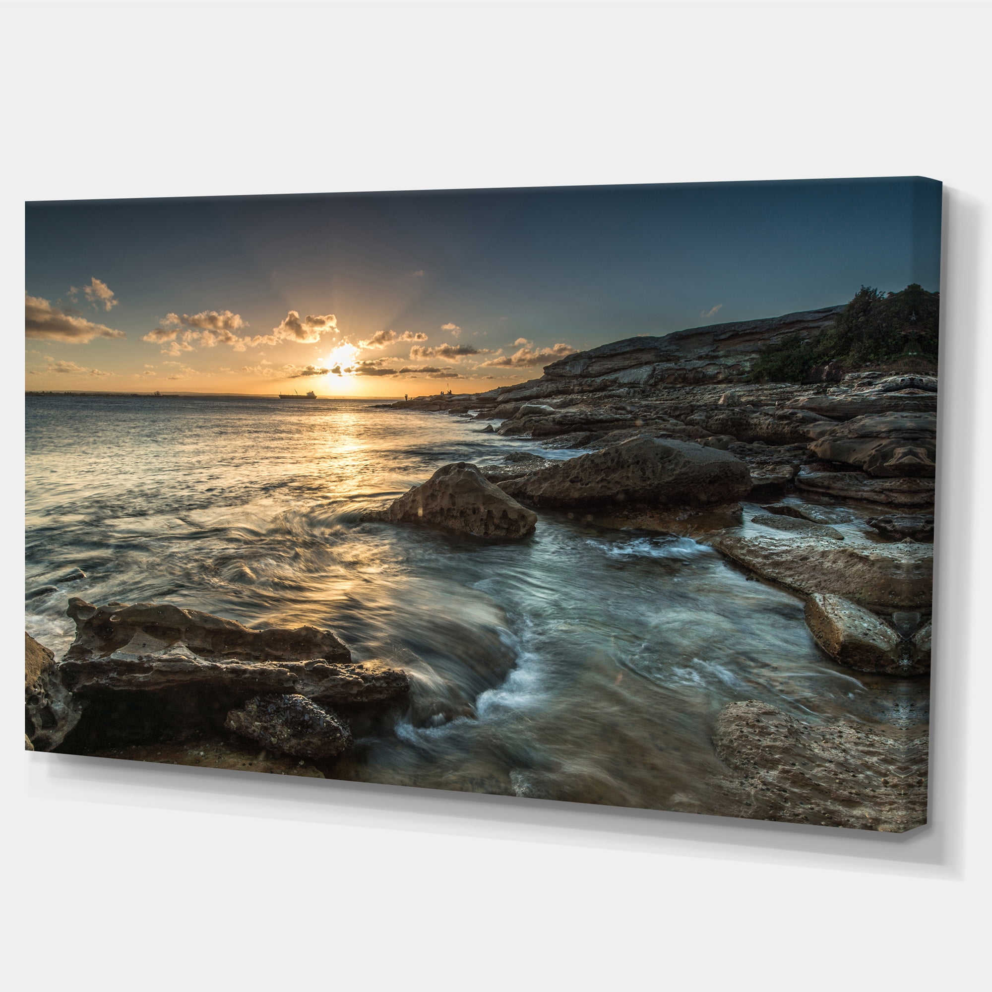 Designart 'Sydney Beach with Bright Sunset ' Seascape Canvas Art Print