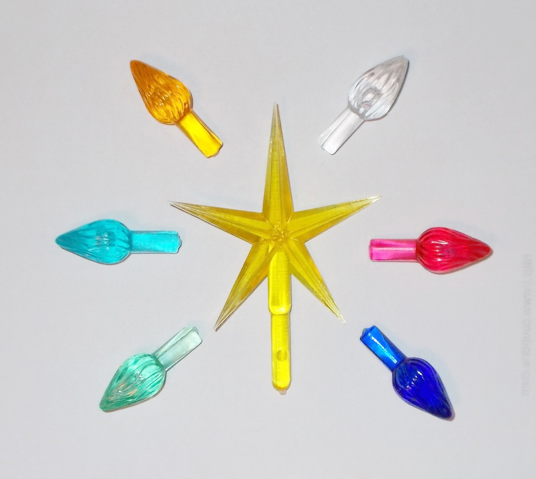 Ceramic Christmas Tree Bulbs and Gold Star Medium Twist Light