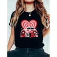thumbnail image 1 of Camiseta con estampado gráfico de flores y texto "Love Bug", cuello redondo, manga corta, tejido elástico, top de verano, camiseta deportiva informal., 1 of 6
