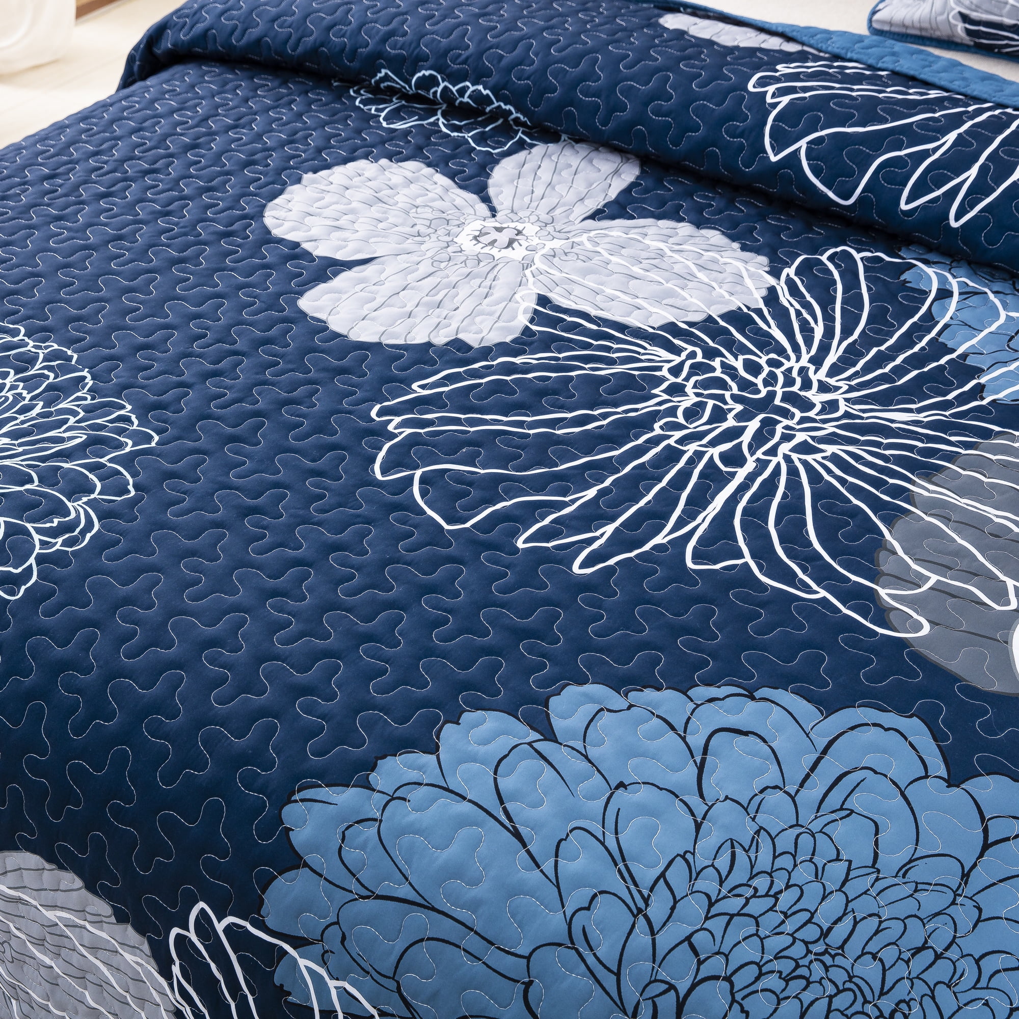 Dintszyayue Floral Quilt Set King Size,3Pcs Blue Bedding Set Lightweight Soft Adult(90"x110")
