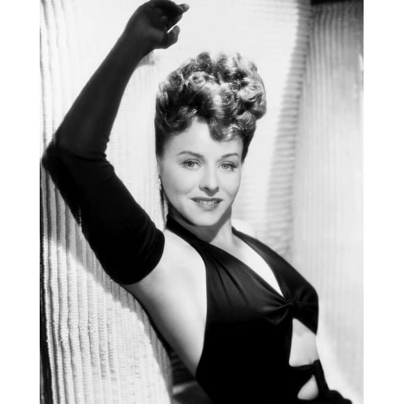 Paulette Goddard 1943 Photo Print (16 x 20)