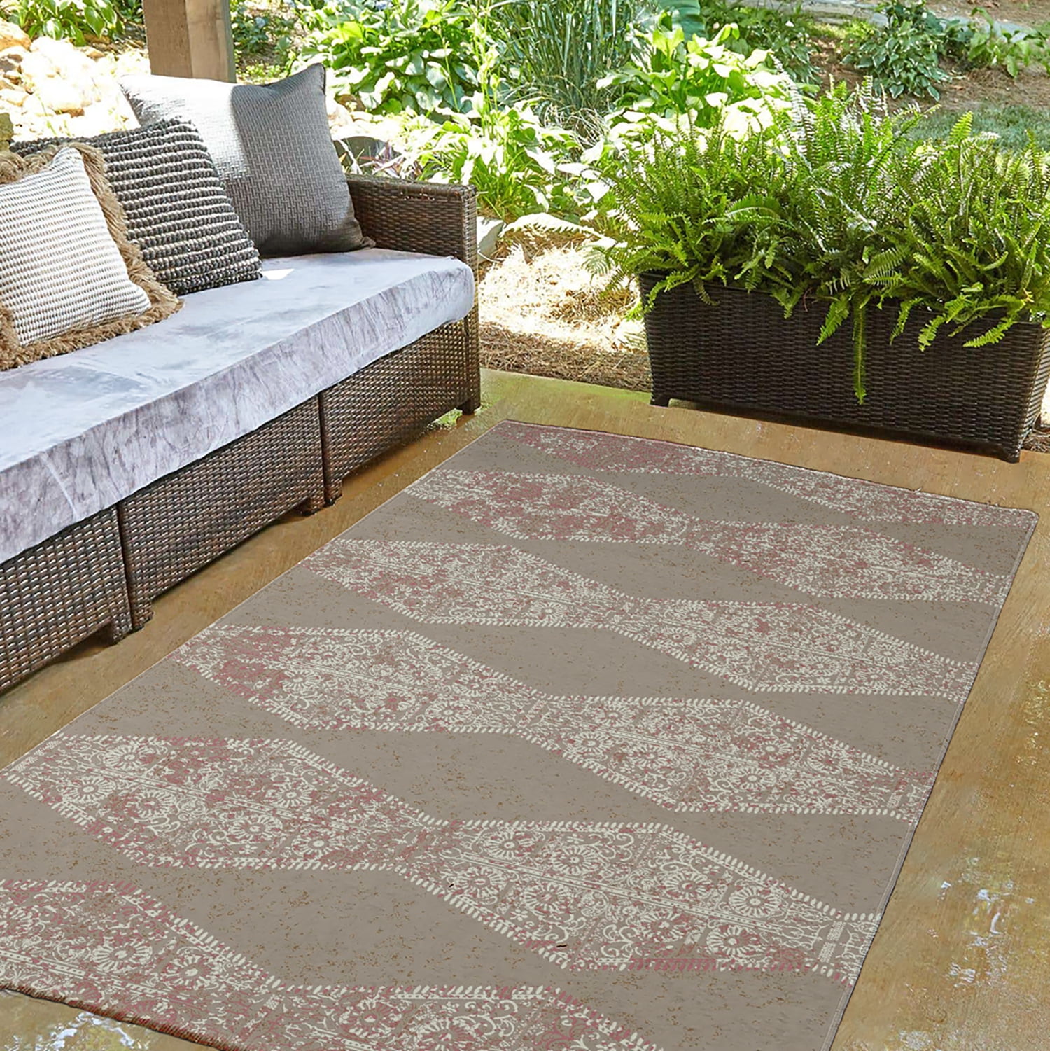 Simply Daisy 3' x 5' Tan Pyramid Stripe Chenille Indoor/Outdoor Rug
