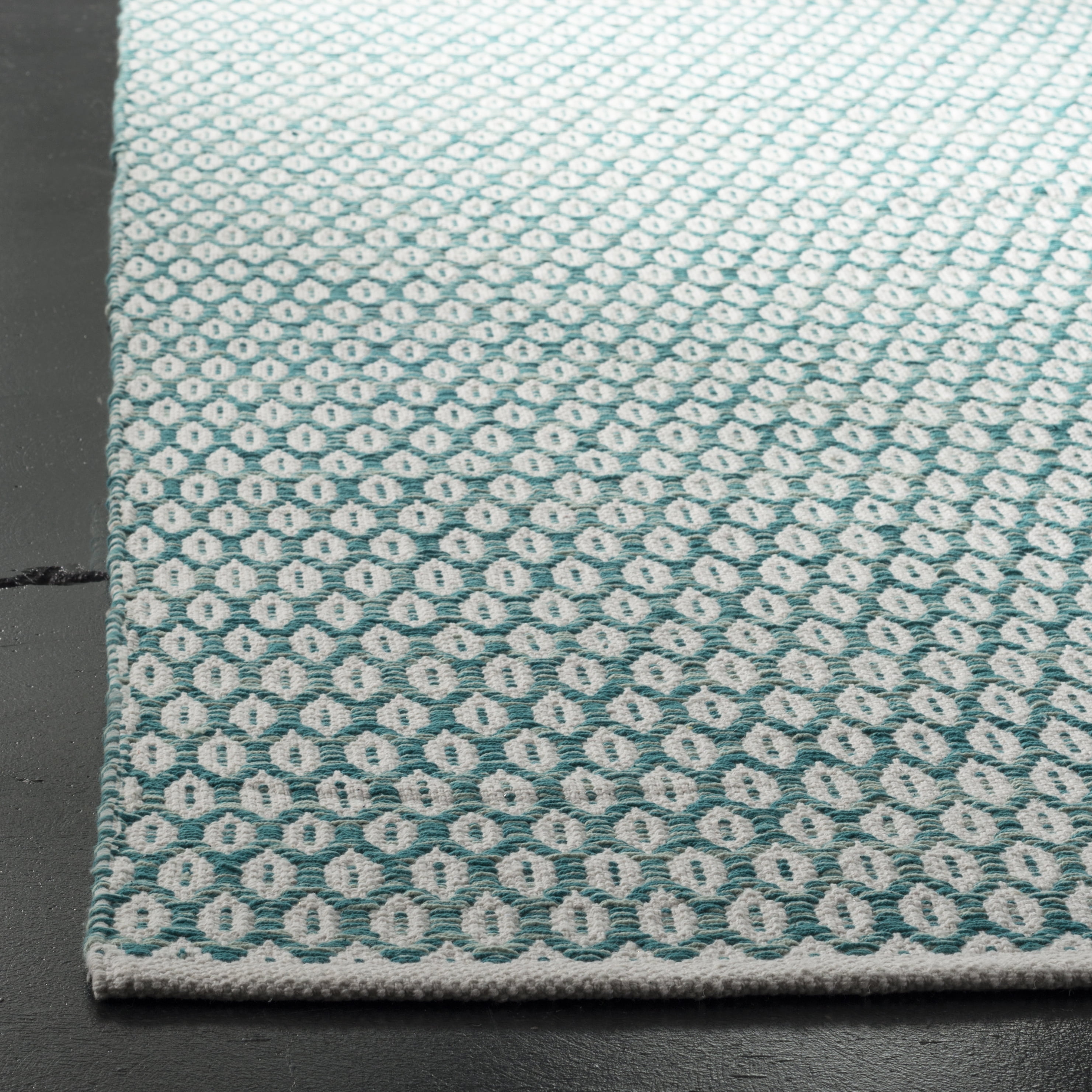 SAFAVIEH Montauk Crystal Geometric Cotton Area Rug, Aqua/Ivory, 9' x 12'