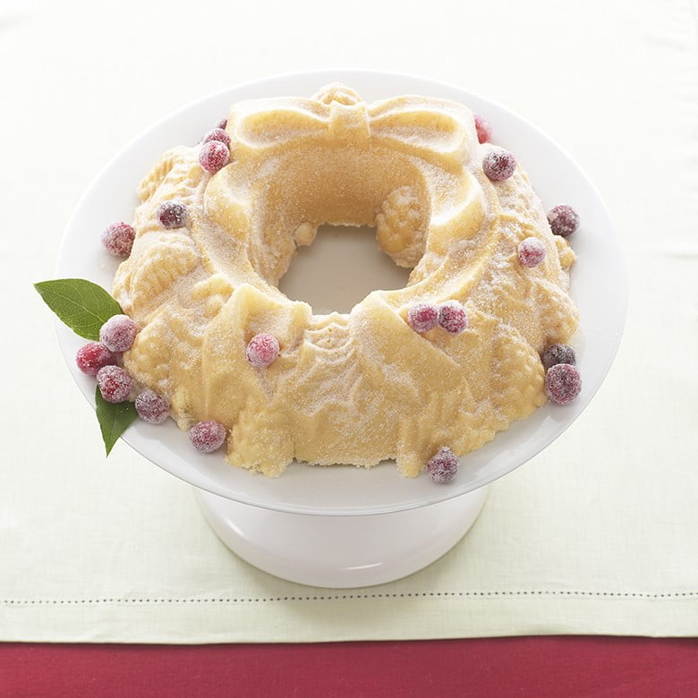 Nordic Ware Holiday Wreath Bundt Pan, 9Cup
