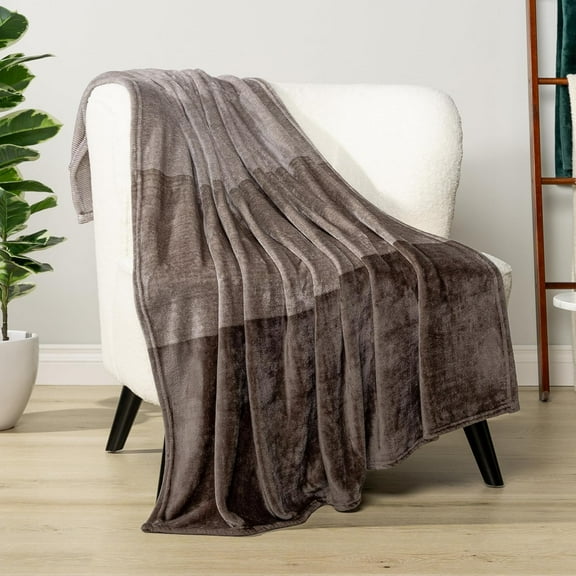Taupe Ombre Fleece Throw Blanket for Couch, Soft Flannel Blanket for Sofa Bed Room, Plush Lightweight Tan Light Brown Gradient Blanket, Cozy Microfiber Decorative Gift Throw, 50x60