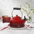 thumbnail image 4 of Tetera Le Creuset de 1,7 qt de acero esmaltado Cerise, 4 of 4