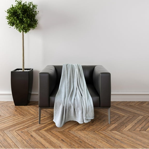 Harper Lane Marlin Plush Throw Beige 50"X60"