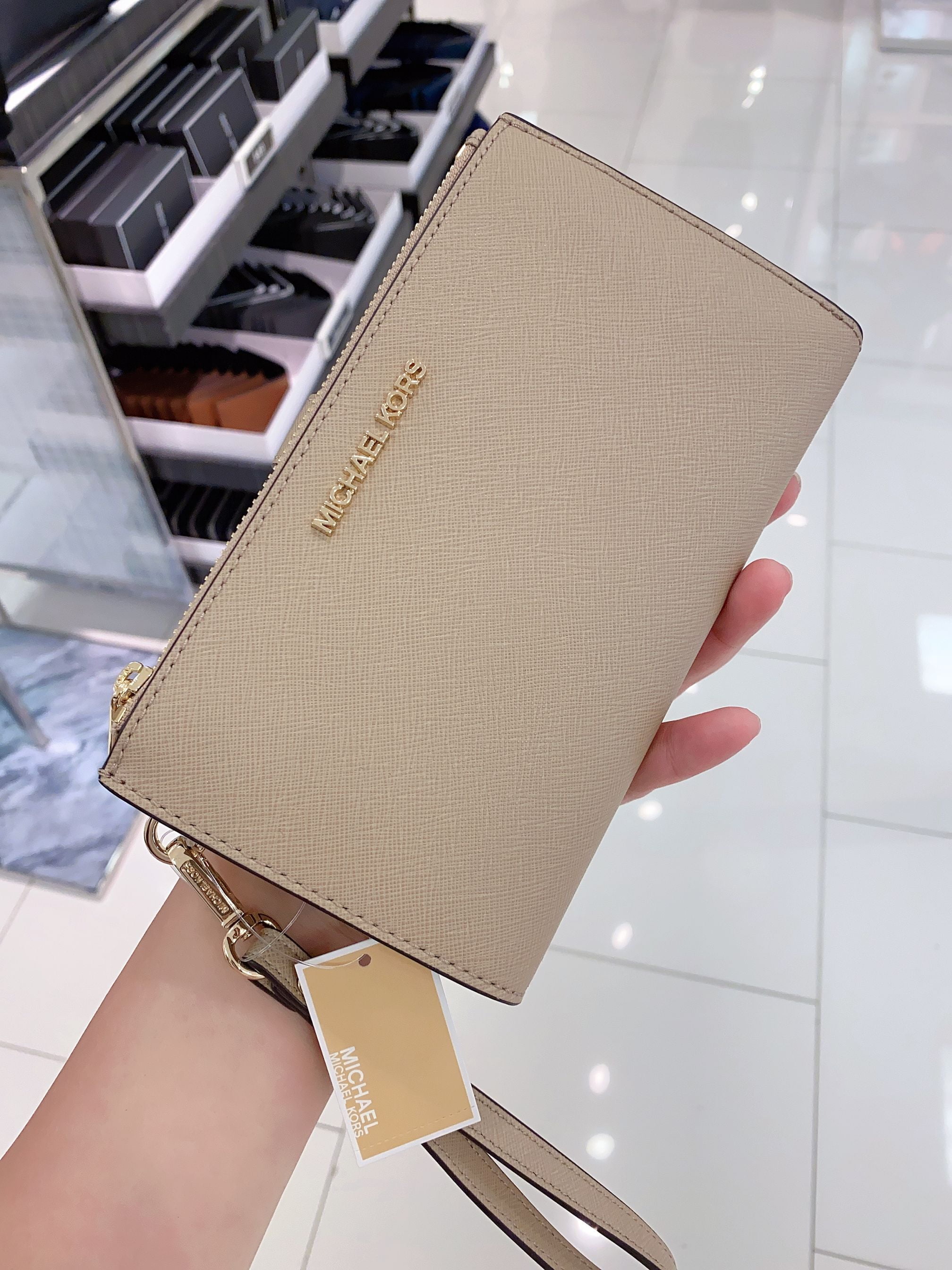 Michael Kors Bisque Wallet 2024 favors