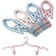 thumbnail image 1 of Perchas de ropa plegables portátiles con diseño antideslizante, amplia aplicación que garantiza versatilidad para el hogar y los viajes, azul, verde, rosa, beige, 4 piezas, 1 of 8