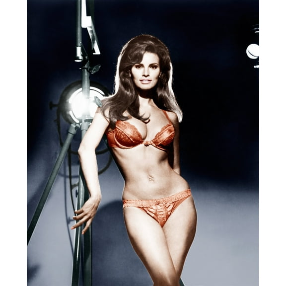 Bedazzled Raquel Welch 1967. ��� �20Th Century-Fox Film Corporation Tm & Copyright/Courtesy Everett Collection Photo Print (16 x 20)