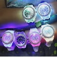 thumbnail image 2 of Reloj luminoso LED colorido para hombres y mujeres, reloj de cuarzo fluorescente para estudiantes y hombres, 2 of 6