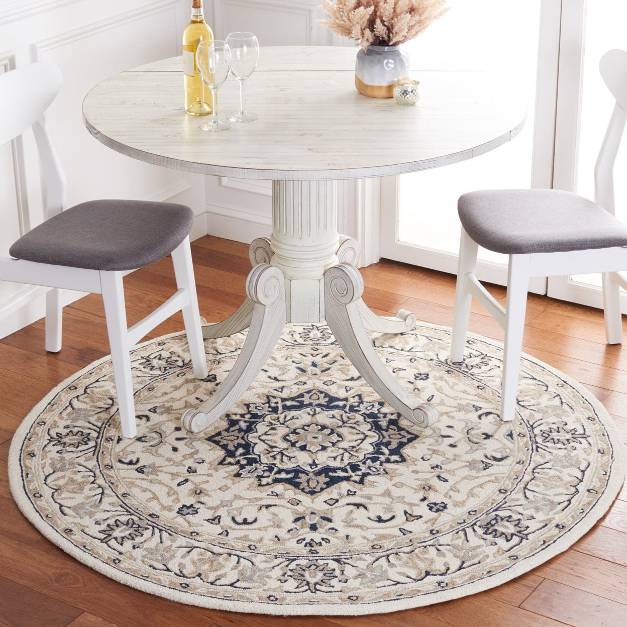 SAFAVIEH Micro-Loop Diamond Geometric Area Rug, Ivory/Navy, 5' x 5' Round