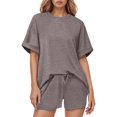 thumbnail image 1 of Conjunto de camiseta con mangas murciélago y pantalones cortos con cordón para mujer: diseño moderno, cintura ajustable, tejido suave, versátil para la playa o para estar por casa, 1 of 6