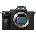 thumbnail image 2 of Cámara Mirrorless Sony a7 III + Mochila + Pack de 2 Tarjetas de Memoria de 64GB + Trípode + Paño ZeeTech, 2 of 5