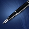thumbnail image 4 of Pluma estilográfica Waterman Expert negro brillante con detalles cromados, punta media, 4 of 7