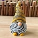 thumbnail image 1 of Adorno De Estatua Figura de enano de gnomo, lindas esculturas de arte, accesorios de paisaje para jardín (amarillo) Wdftyju Libre de BPA, 1 of 3