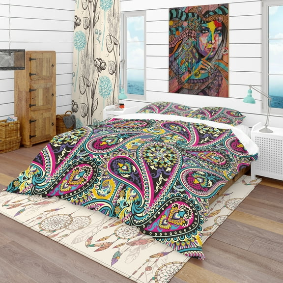 Designart 'Pattern Based on Traditional Asian Elements Paisley' Vintage Duvet Cover Set