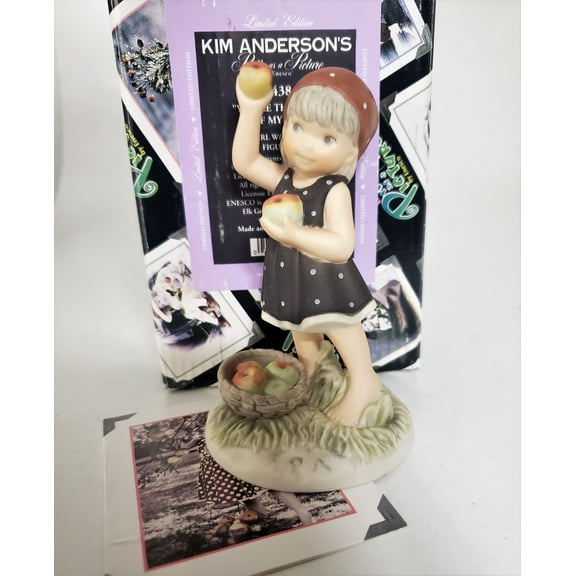 Kim Anderson's Pretty As A Picture "You're The Apple of My Eye" Figurine 104384