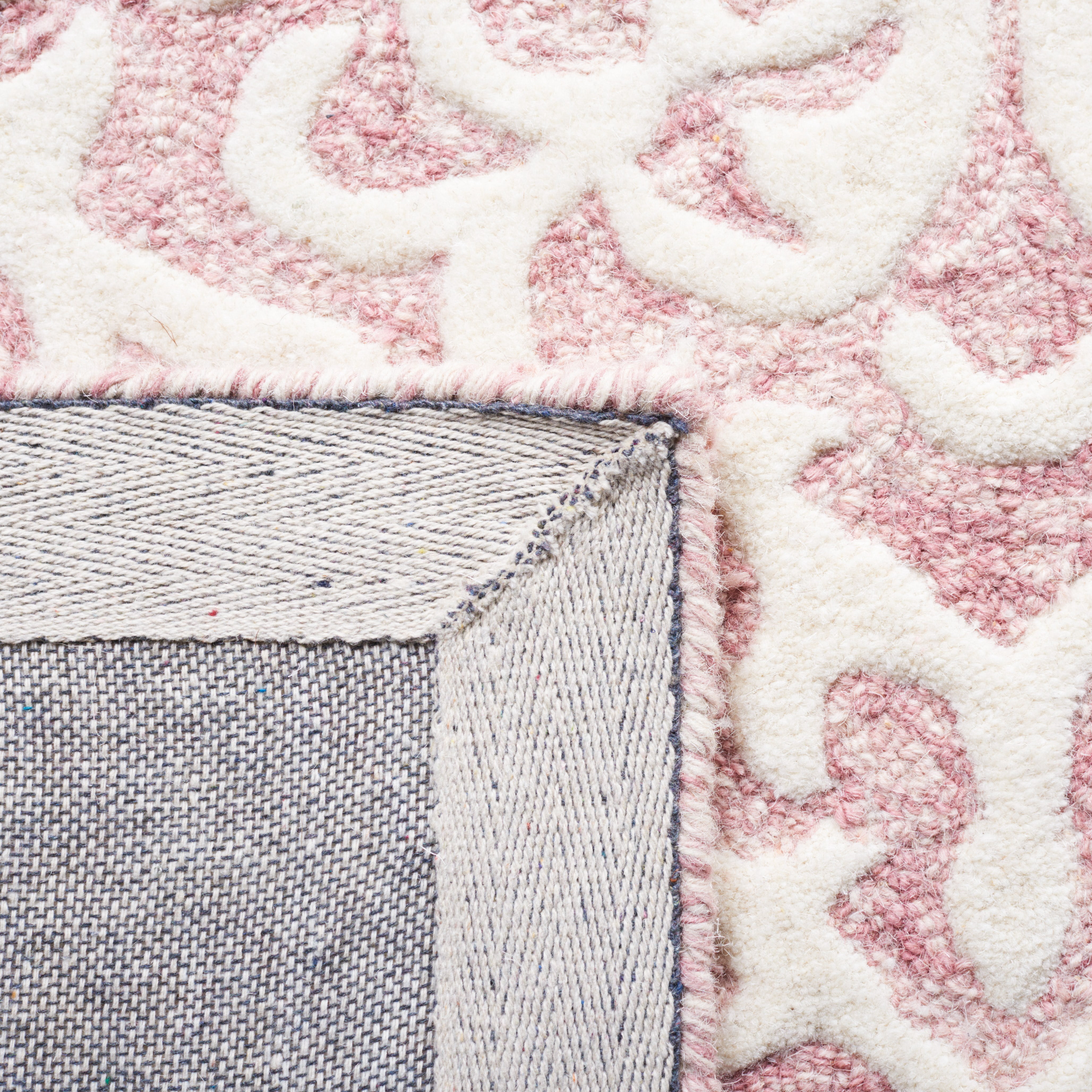 SAFAVIEH Metro Joshua Medallion Area Rug, Pink/Ivory, 3' x 5'