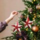 thumbnail image 2 of Adornos navideños, juego de 2 gorros navideños y bastones de carameloDecoraciones navideñasColgantes pequeños, 2 of 5