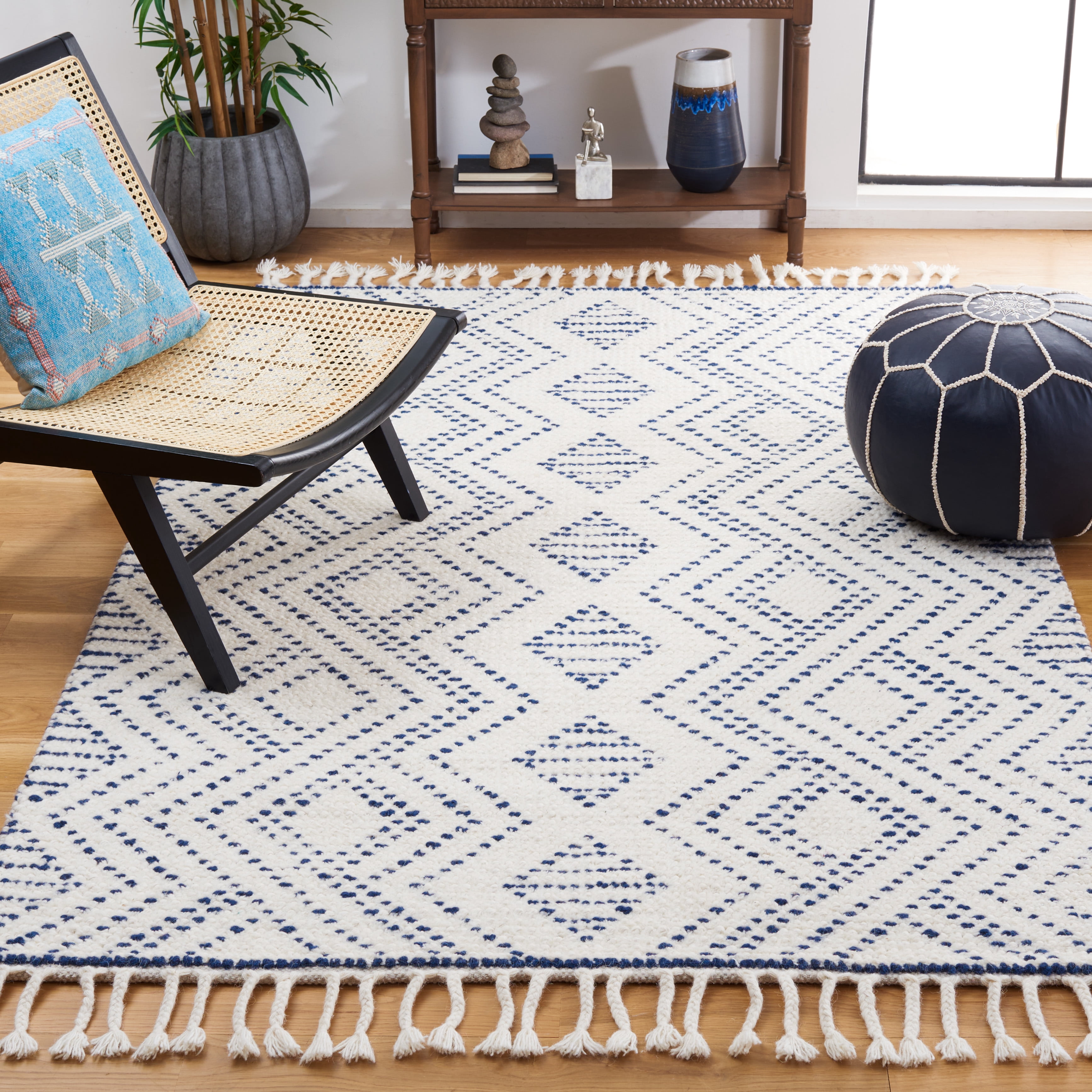SAFAVIEH Natura Kennedy Southwestern Area Rug, Ivory/Blue, 6' x 9'