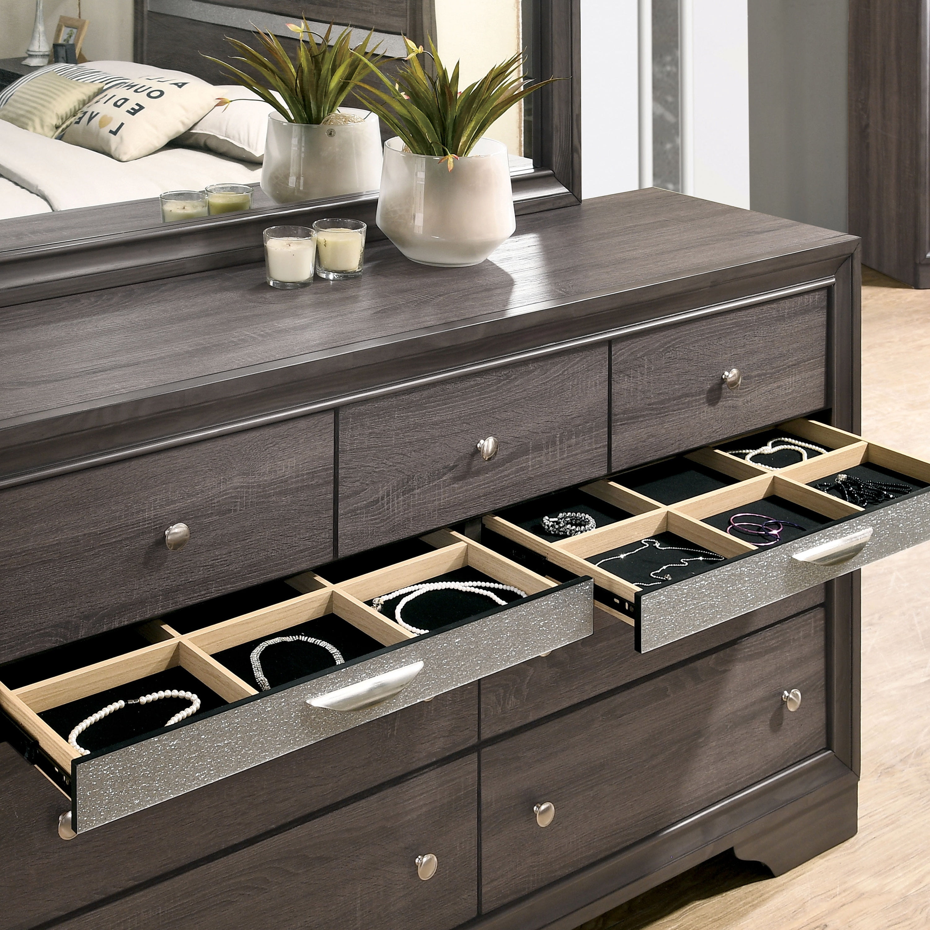 Furniture of America Lubbock Adult Modern 9-Drawer Dresser, Gray