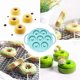 thumbnail image 3 of Bandeja para hacer muffins para hornear mini donuts de silicona con 7 orificios, 7 donuts de tamaño completo, sin BPA., 3 of 5