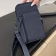 thumbnail image 3 of Bolsa de teléfono minimalista azul oscuro de muñeca cruzada, 3 of 6