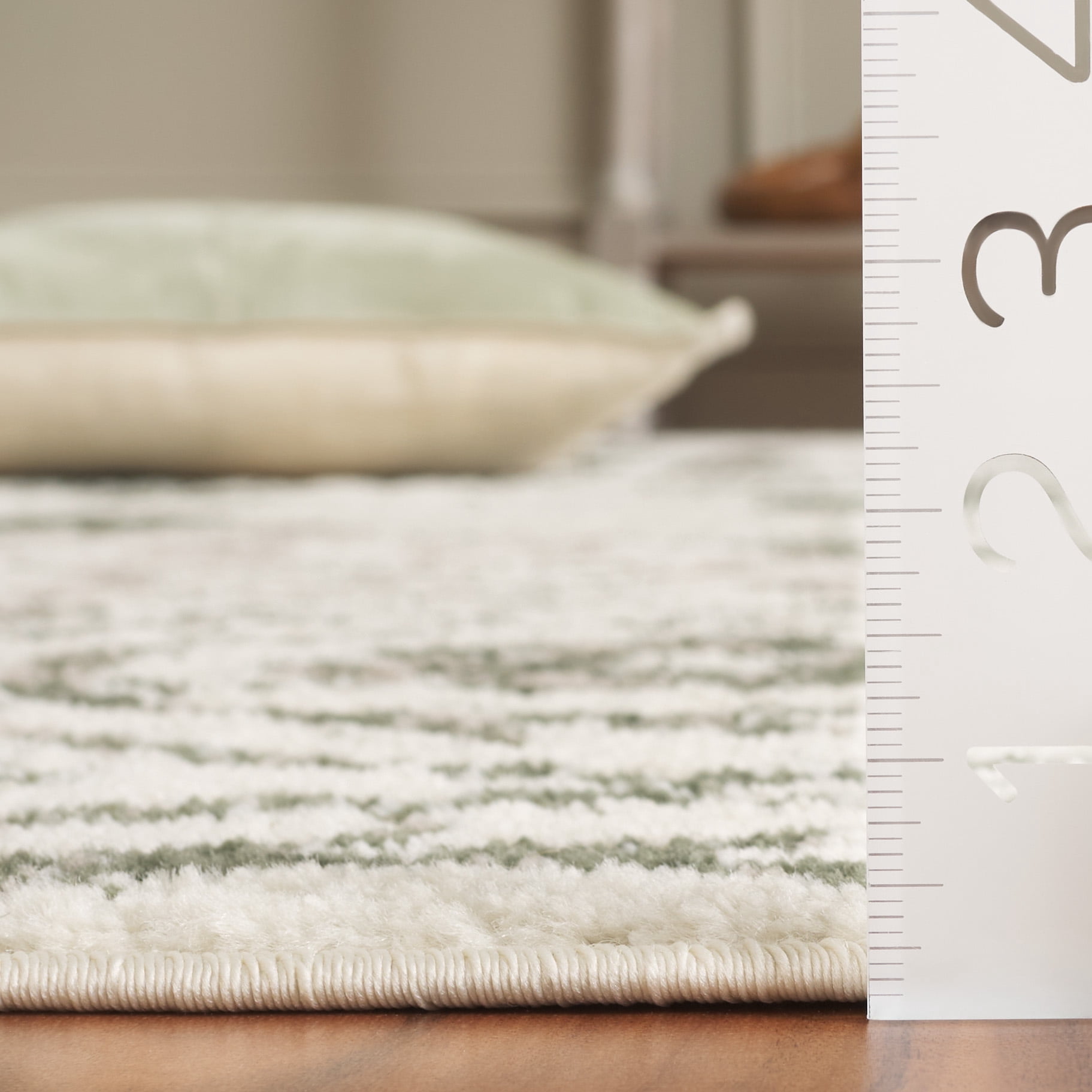 SAFAVIEH Adirondack Hortense Abstract Runner Rug, Ivory/Dark Green, 2'6" x 8'