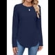 thumbnail image 1 of Camiseta Informal de Larga para Mujer, con Cuello Redondo, Dobladillo Curvo y Botones en la Espalda, Estilo Moderno y Holgado. Azul Marino M, 1 of 9