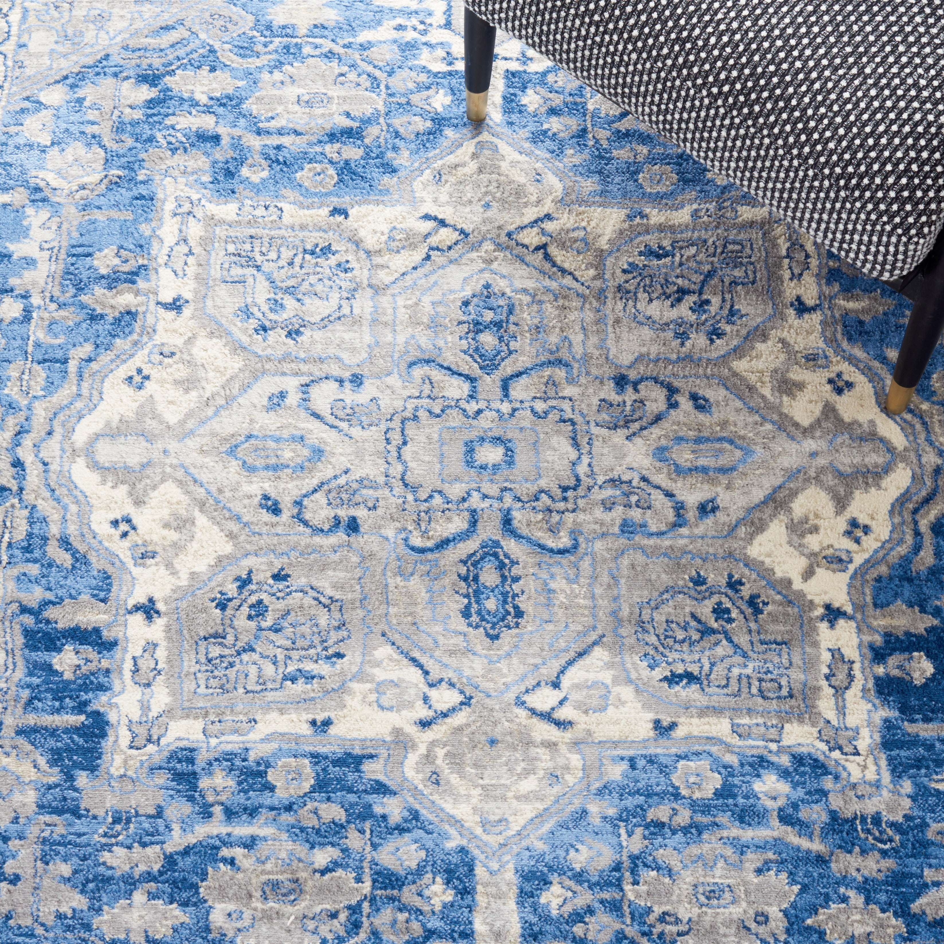 SAFAVIEH Brentwood Ezra Oriental Area Rug, Blue/Gray, 5'3" x 7'6"